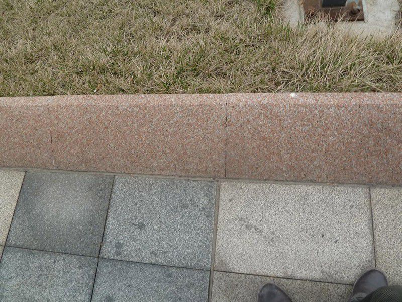 路边石